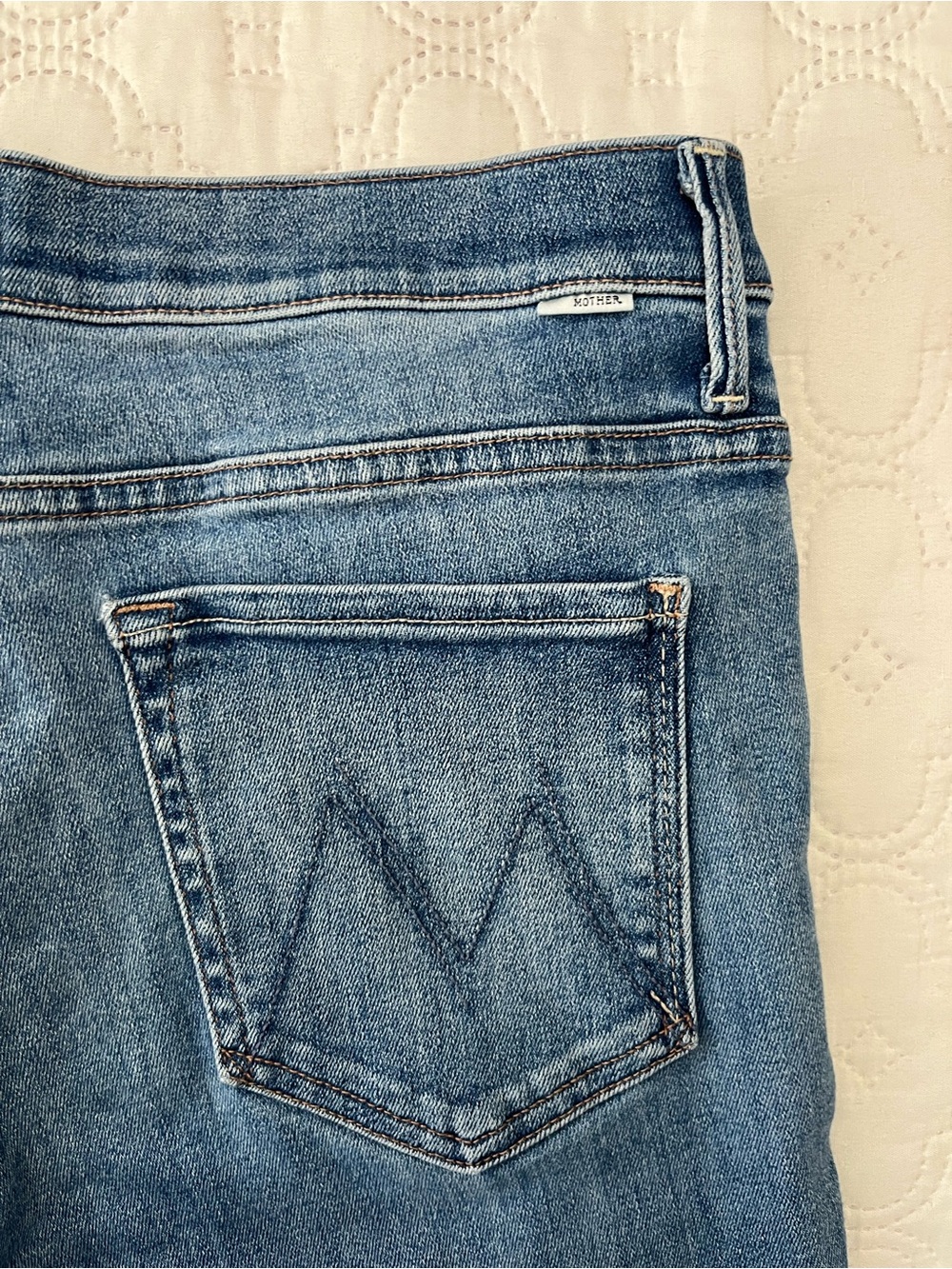 MOTHER The Weekender Fray Flared Jeans A Groovy Kind Of Love 32 - Picture 15 of 16